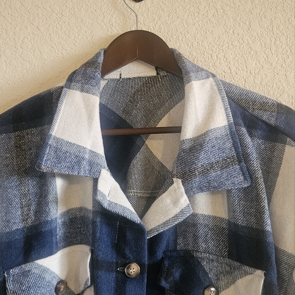 Blue and white plaid fleece shacket - Picture 5 of 5